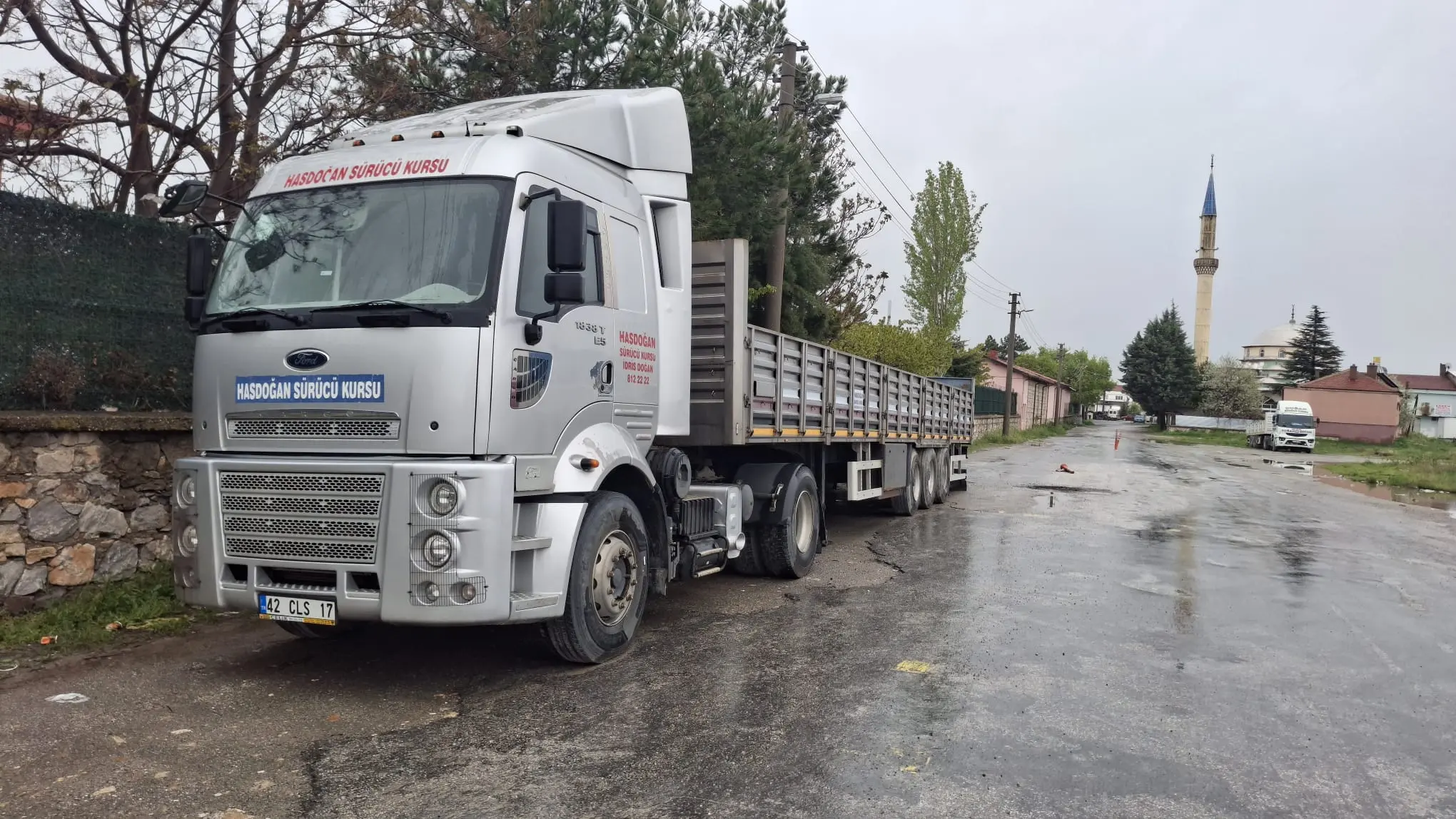FORD CARGO